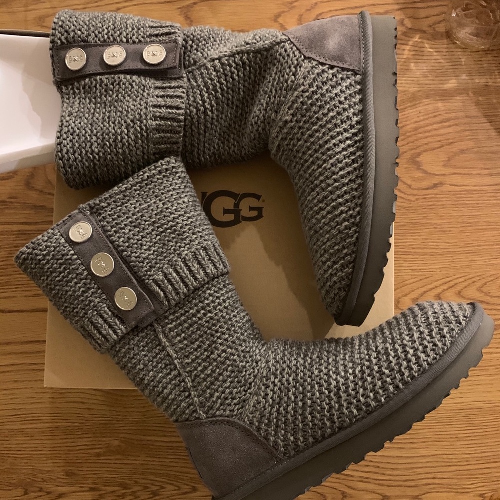NEW Ugg Cardi Boots size 8